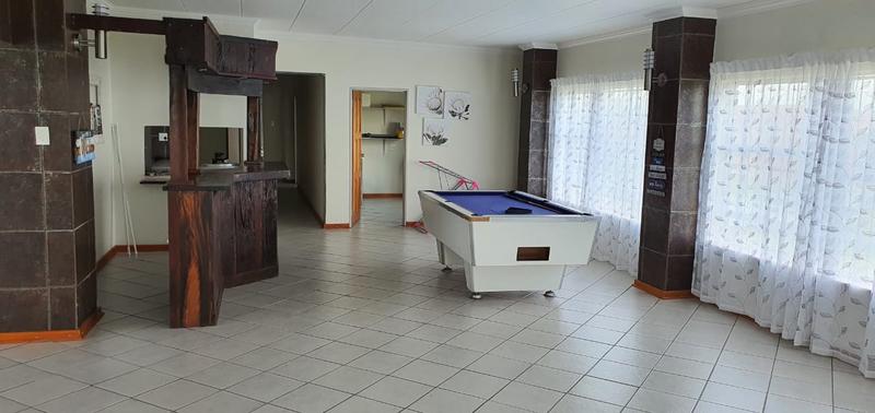 5 Bedroom Property for Sale in Heilbron Free State